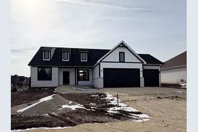 668 E Becker Place, Sycamore, IL 60178 - Photo 1