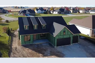 668 E Becker Place, Sycamore, IL 60178 - Photo 3