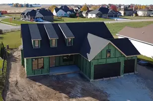 668 E Becker Pl, Sycamore, IL 60178 - Photo 3