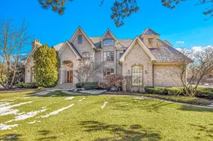 601 Ambriance Dr, Burr Ridge, IL 60527 - Photo 1