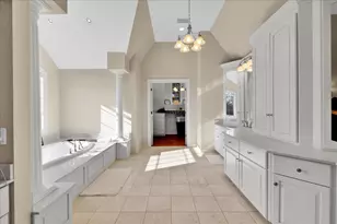 601 Ambriance Dr, Burr Ridge, IL 60527 - Photo 7