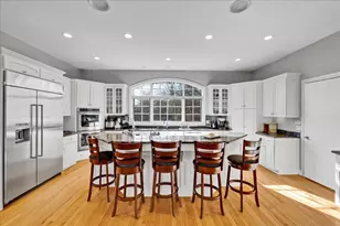 601 Ambriance Dr, Burr Ridge, IL 60527 - Photo 9