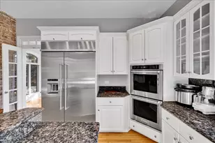 601 Ambriance Dr, Burr Ridge, IL 60527 - Photo 7