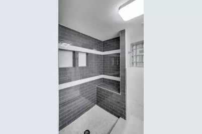 10229 S Calumet Avenue, Chicago, IL 60628 - Photo 37