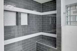 10229 S Calumet Ave, Chicago, IL 60628 - Photo 37