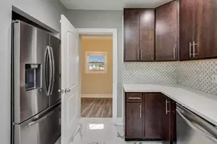 10229 S Calumet Ave, Chicago, IL 60628 - Photo 13