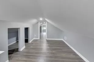 10229 S Calumet Ave, Chicago, IL 60628 - Photo 27