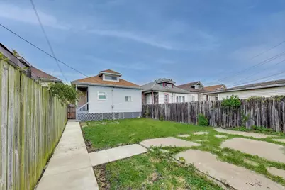 10229 S Calumet Avenue, Chicago, IL 60628 - Photo 45