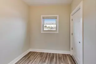 10229 S Calumet Ave, Chicago, IL 60628 - Photo 15