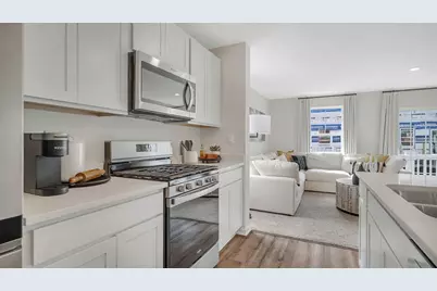 2225 Lakeshore Drive, Schaumburg, IL 60196 - Photo 5