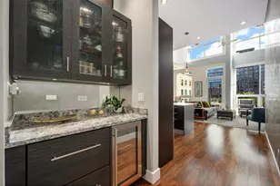 18 N Carpenter St, Chicago, IL 60607 - Photo 5