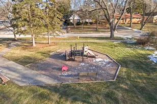 345 Woodstock Ave, Glen Ellyn, IL 60137 - Photo 11