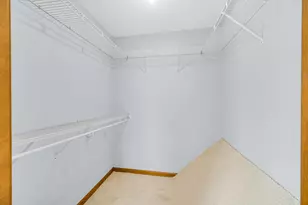 369 Gregory St, Aurora, IL 60504 - Photo 13