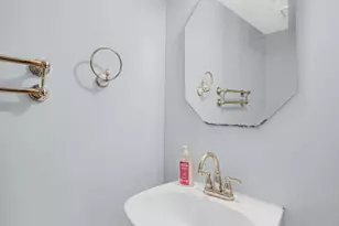 369 Gregory St, Aurora, IL 60504 - Photo 9