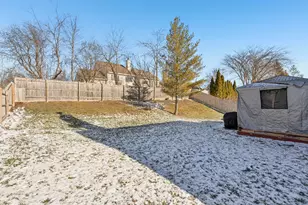 148 W Lindsay Dr, Round Lake Beach, IL 60073 - Photo 35