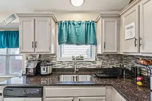 148 W Lindsay Dr, Round Lake Beach, IL 60073 - Photo 7