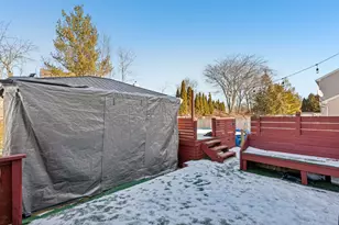 148 W Lindsay Dr, Round Lake Beach, IL 60073 - Photo 31