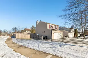 148 W Lindsay Dr, Round Lake Beach, IL 60073 - Photo 3