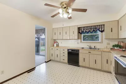 105 S Devonshire Drive, Bloomington, IL 61704 - Photo 13