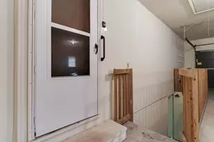 105 S Devonshire Dr, Bloomington, IL 61704 - Photo 31