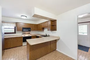 356 S Orchard Dr, Park Forest, IL 60466 - Photo 5