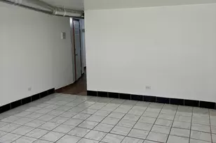 1111 N Leclaire Ave, Chicago, IL 60651 - Photo 5