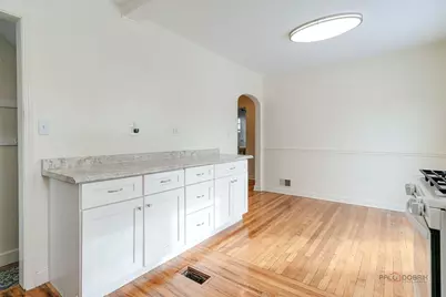 225 Walker Place, Mundelein, IL 60060 - Photo 9