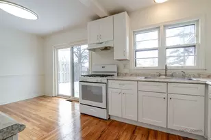 225 Walker Pl, Mundelein, IL 60060 - Photo 7