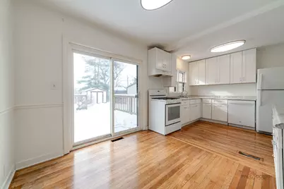 225 Walker Place, Mundelein, IL 60060 - Photo 5