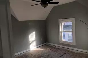 529 E Timber St, Pontiac, IL 61764 - Photo 7