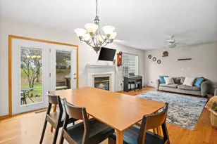 352 Normandie Dr, Sugar Grove, IL 60554 - Photo 7