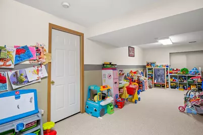 352 Normandie Drive, Sugar Grove, IL 60554 - Photo 21