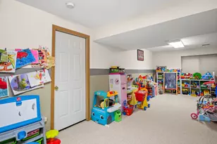 352 Normandie Dr, Sugar Grove, IL 60554 - Photo 21