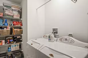 352 Normandie Dr, Sugar Grove, IL 60554 - Photo 19