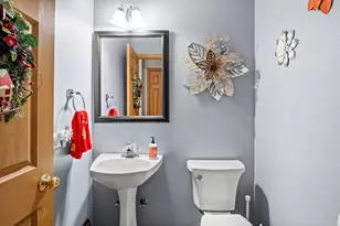 352 Normandie Dr, Sugar Grove, IL 60554 - Photo 11