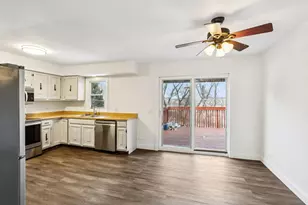 413 Plum St, Lake in the Hills, IL 60156 - Photo 15