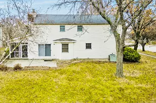 9 Blue Lake Ct, Bloomington, IL 61704 - Photo 7