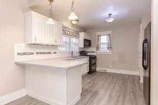 912 Charles St, Streator, IL 61364 - Photo 15