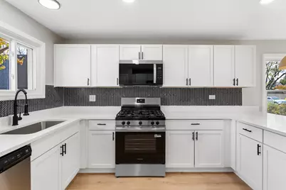 407 N Liberty Street, Elgin, IL 60120 - Photo 7