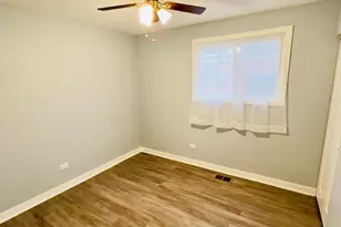 14227 Woodlawn Ave, Dolton, IL 60419 - Photo 11