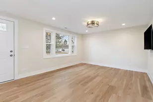 247 Harrison St, Carpentersville, IL 60110 - Photo 11