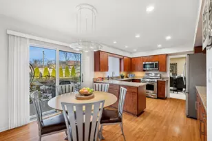 800 Downing St, Northbrook, IL 60062 - Photo 7