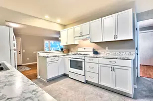 1509 Pine St, McHenry, IL 60050 - Photo 11