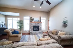 3765 Lakeview Dr, Winnebago, IL 61088 - Photo 5