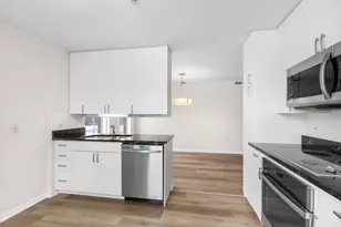 1800 Dewes St, Glenview, IL 60025 - Photo 9