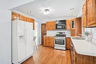 2N643 Diane Ave, Glen Ellyn, IL 60137 - Photo 9