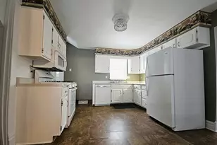 916 S Hennepin Ave, Dixon, IL 61021 - Photo 11