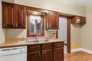 113 E Columbus St, Sibley, IL 61773 - Photo 17