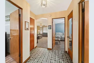 6401 Sinclair Avenue, Berwyn, IL 60402 - Photo 5