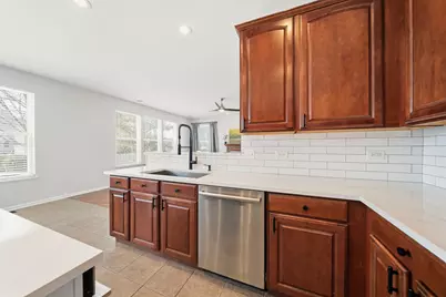 305 Chick Evans Street, Bolingbrook, IL 60490 - Photo 9